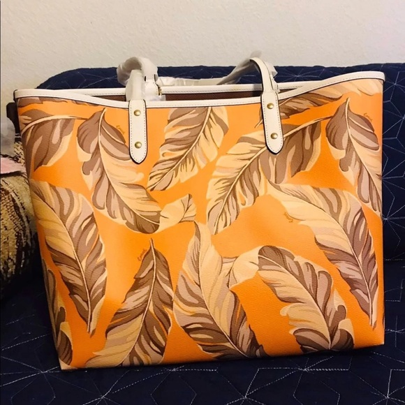 Reversible city tote with banana leaves print hotsell